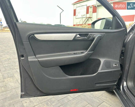 Серый Фольксваген Пассат, объемом двигателя 1.8 л и пробегом 214 тыс. км за 11900 $, фото 14 на Automoto.ua