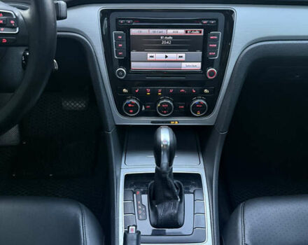 Серый Фольксваген Пассат, объемом двигателя 2.5 л и пробегом 250 тыс. км за 9200 $, фото 17 на Automoto.ua