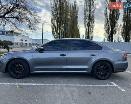 Сірий Фольксваген Пассат, об'ємом двигуна 2.5 л та пробігом 220 тис. км за 10500 $, фото 3 на Automoto.ua