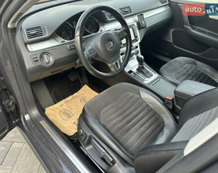 Серый Фольксваген Пассат, объемом двигателя 1.8 л и пробегом 214 тыс. км за 11900 $, фото 13 на Automoto.ua