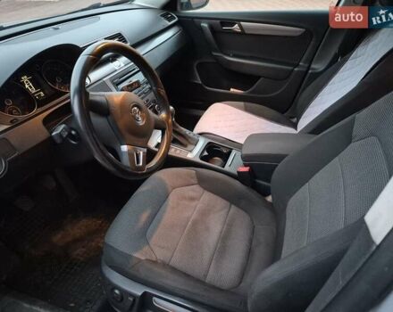 Сірий Фольксваген Пассат, об'ємом двигуна 1.8 л та пробігом 184 тис. км за 11000 $, фото 7 на Automoto.ua