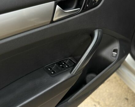 Серый Фольксваген Пассат, объемом двигателя 2.5 л и пробегом 220 тыс. км за 7500 $, фото 9 на Automoto.ua