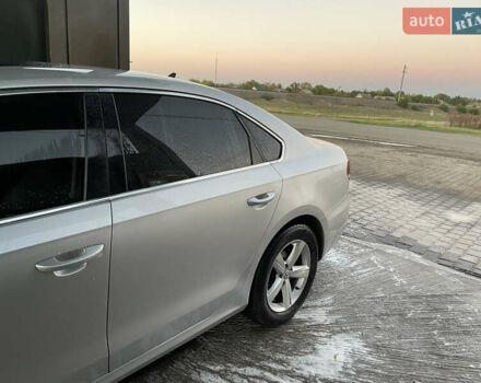 Серый Фольксваген Пассат, объемом двигателя 2.48 л и пробегом 228 тыс. км за 9500 $, фото 5 на Automoto.ua