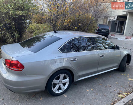 Сірий Фольксваген Пассат, об'ємом двигуна 2.48 л та пробігом 226 тис. км за 11000 $, фото 4 на Automoto.ua