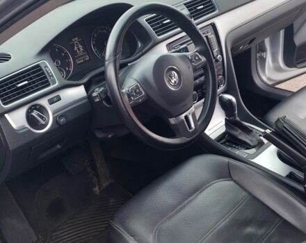 Серый Фольксваген Пассат, объемом двигателя 2.5 л и пробегом 196 тыс. км за 10500 $, фото 2 на Automoto.ua