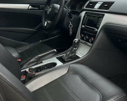 Серый Фольксваген Пассат, объемом двигателя 2.5 л и пробегом 271 тыс. км за 9500 $, фото 23 на Automoto.ua