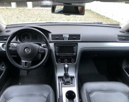 Серый Фольксваген Пассат, объемом двигателя 2.5 л и пробегом 194 тыс. км за 8500 $, фото 9 на Automoto.ua