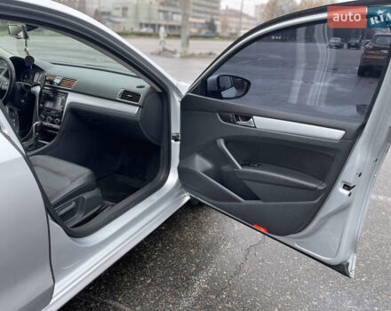 Серый Фольксваген Пассат, объемом двигателя 2.48 л и пробегом 230 тыс. км за 8900 $, фото 8 на Automoto.ua