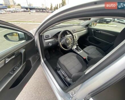 Сірий Фольксваген Пассат, об'ємом двигуна 1.6 л та пробігом 323 тис. км за 8000 $, фото 7 на Automoto.ua