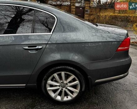 Сірий Фольксваген Пассат, об'ємом двигуна 1.8 л та пробігом 249 тис. км за 9390 $, фото 9 на Automoto.ua