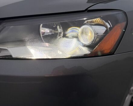 Серый Фольксваген Пассат, объемом двигателя 2.5 л и пробегом 280 тыс. км за 10000 $, фото 4 на Automoto.ua