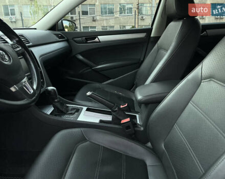 Серый Фольксваген Пассат, объемом двигателя 2.48 л и пробегом 249 тыс. км за 9000 $, фото 13 на Automoto.ua