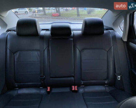 Сірий Фольксваген Пассат, об'ємом двигуна 2.48 л та пробігом 226 тис. км за 11000 $, фото 22 на Automoto.ua