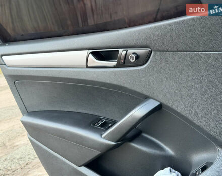 Серый Фольксваген Пассат, объемом двигателя 2.5 л и пробегом 225 тыс. км за 11000 $, фото 26 на Automoto.ua