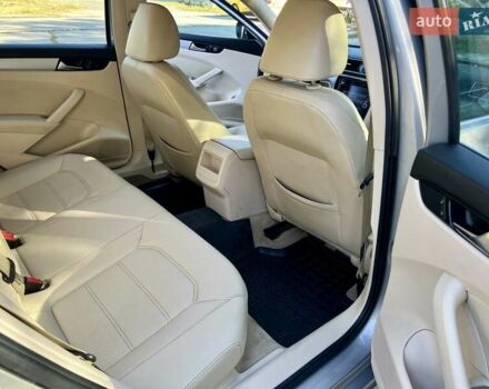 Серый Фольксваген Пассат, объемом двигателя 2.48 л и пробегом 220 тыс. км за 9800 $, фото 15 на Automoto.ua