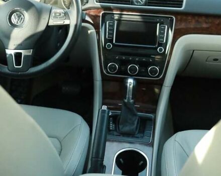 Серый Фольксваген Пассат, объемом двигателя 2.5 л и пробегом 140 тыс. км за 9900 $, фото 44 на Automoto.ua