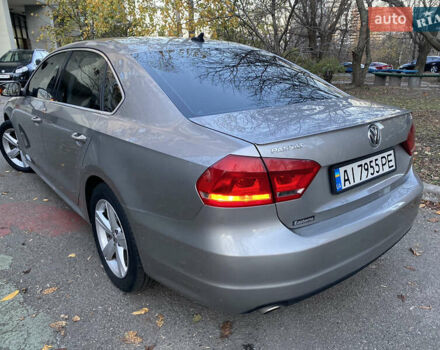 Сірий Фольксваген Пассат, об'ємом двигуна 2.48 л та пробігом 226 тис. км за 11000 $, фото 2 на Automoto.ua