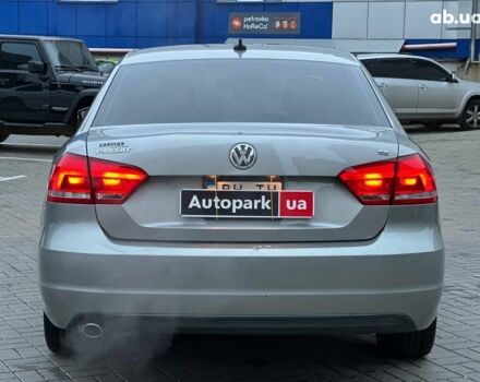 Серый Фольксваген Пассат, объемом двигателя 2.5 л и пробегом 156 тыс. км за 10990 $, фото 6 на Automoto.ua