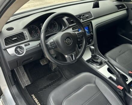 Серый Фольксваген Пассат, объемом двигателя 2.5 л и пробегом 190 тыс. км за 10500 $, фото 7 на Automoto.ua