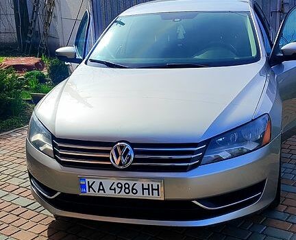 Серый Фольксваген Пассат, объемом двигателя 2.5 л и пробегом 295 тыс. км за 8999 $, фото 1 на Automoto.ua