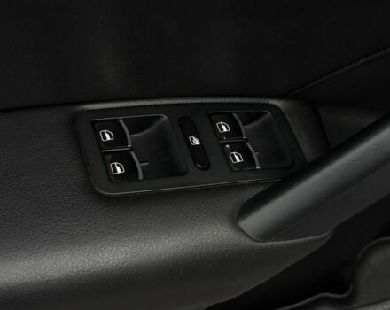 Серый Фольксваген Пассат, объемом двигателя 2.5 л и пробегом 245 тыс. км за 10600 $, фото 7 на Automoto.ua