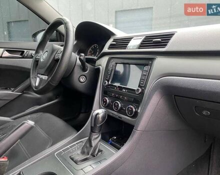 Серый Фольксваген Пассат, объемом двигателя 2.5 л и пробегом 263 тыс. км за 7390 $, фото 33 на Automoto.ua