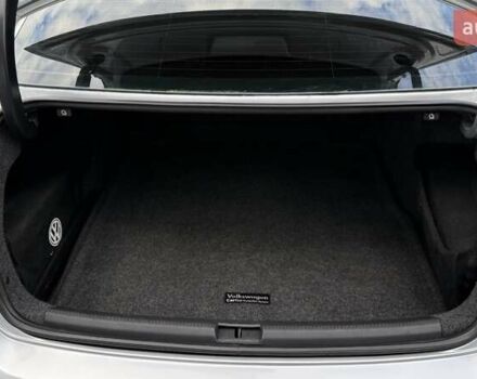 Серый Фольксваген Пассат, объемом двигателя 2.48 л и пробегом 217 тыс. км за 10499 $, фото 22 на Automoto.ua