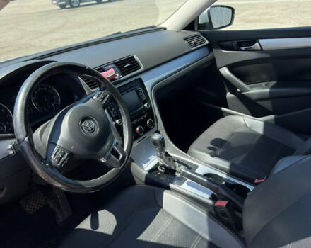 Серый Фольксваген Пассат, объемом двигателя 2.5 л и пробегом 196 тыс. км за 9999 $, фото 9 на Automoto.ua