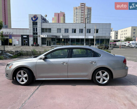 Серый Фольксваген Пассат, объемом двигателя 2.5 л и пробегом 266 тыс. км за 9500 $, фото 5 на Automoto.ua