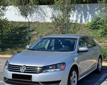 Серый Фольксваген Пассат, объемом двигателя 2.5 л и пробегом 194 тыс. км за 8500 $, фото 2 на Automoto.ua