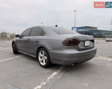 Серый Фольксваген Пассат, объемом двигателя 2.5 л и пробегом 280 тыс. км за 10300 $, фото 2 на Automoto.ua