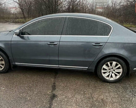 Серый Фольксваген Пассат, объемом двигателя 1.8 л и пробегом 191 тыс. км за 11000 $, фото 3 на Automoto.ua