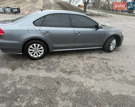 Сірий Фольксваген Пассат, об'ємом двигуна 2.5 л та пробігом 227 тис. км за 10800 $, фото 8 на Automoto.ua