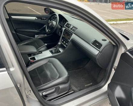 Сірий Фольксваген Пассат, об'ємом двигуна 2.48 л та пробігом 290 тис. км за 9300 $, фото 16 на Automoto.ua