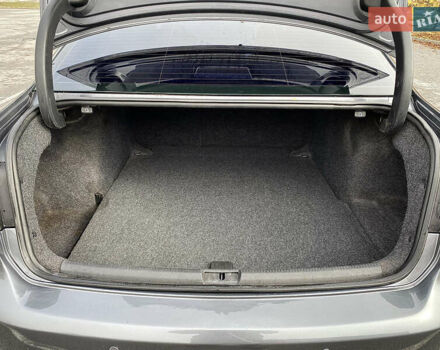 Фольксваген Пассат 2012 в Запорожье на Automoto.ua Серый Фольксваген Пассат, объемом двигателя 2.48 л и пробегом 228 тыс. км за 9900 $, фото 8 на Automoto.ua