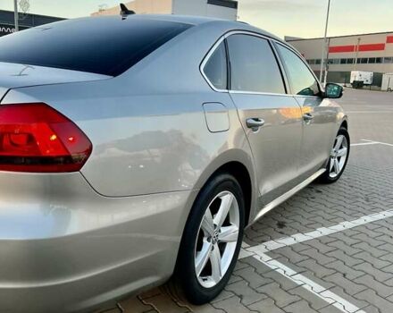 Серый Фольксваген Пассат, объемом двигателя 2.48 л и пробегом 215 тыс. км за 9950 $, фото 5 на Automoto.ua