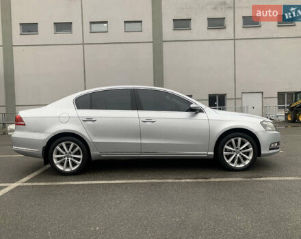 Серый Фольксваген Пассат, объемом двигателя 1.8 л и пробегом 351 тыс. км за 8500 $, фото 3 на Automoto.ua