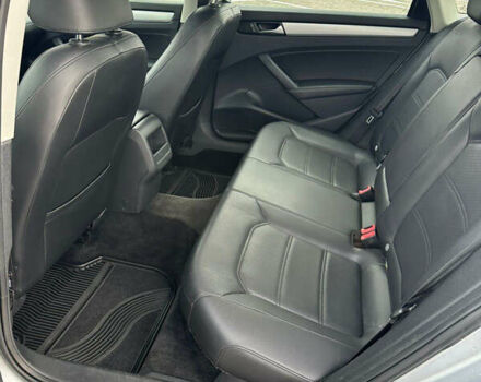 Сірий Фольксваген Пассат, об'ємом двигуна 2.5 л та пробігом 145 тис. км за 9000 $, фото 11 на Automoto.ua