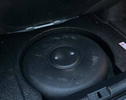 Серый Фольксваген Пассат, объемом двигателя 2.5 л и пробегом 251 тыс. км за 10999 $, фото 30 на Automoto.ua