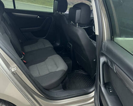 Серый Фольксваген Пассат, объемом двигателя 2 л и пробегом 250 тыс. км за 9700 $, фото 6 на Automoto.ua