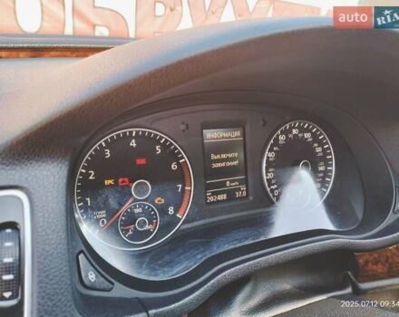 Сірий Фольксваген Пассат, об'ємом двигуна 2.5 л та пробігом 202 тис. км за 11999 $, фото 13 на Automoto.ua