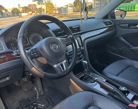 Серый Фольксваген Пассат, объемом двигателя 2.5 л и пробегом 276 тыс. км за 10500 $, фото 6 на Automoto.ua