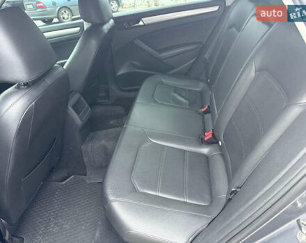 Сірий Фольксваген Пассат, об'ємом двигуна 2.5 л та пробігом 227 тис. км за 10800 $, фото 14 на Automoto.ua