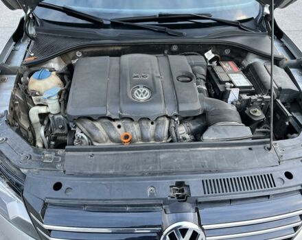 Серый Фольксваген Пассат, объемом двигателя 2.5 л и пробегом 150 тыс. км за 11700 $, фото 5 на Automoto.ua