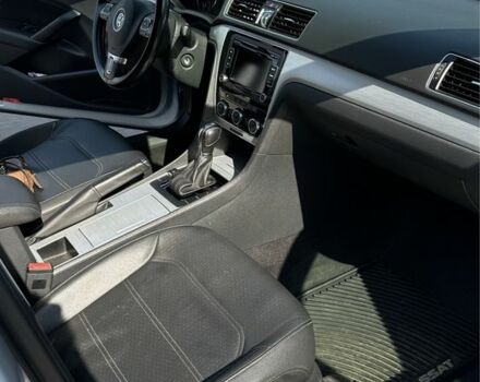 Серый Фольксваген Пассат, объемом двигателя 2.5 л и пробегом 271 тыс. км за 9600 $, фото 5 на Automoto.ua