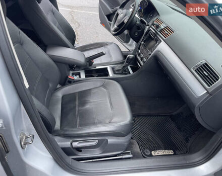 Серый Фольксваген Пассат, объемом двигателя 2.48 л и пробегом 230 тыс. км за 8900 $, фото 9 на Automoto.ua