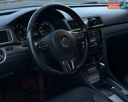 Серый Фольксваген Пассат, объемом двигателя 2.48 л и пробегом 232 тыс. км за 10199 $, фото 8 на Automoto.ua
