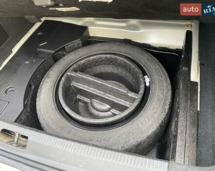 Сірий Фольксваген Пассат, об'ємом двигуна 1.6 л та пробігом 323 тис. км за 8000 $, фото 10 на Automoto.ua