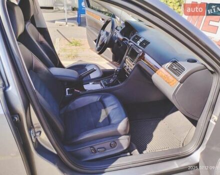 Сірий Фольксваген Пассат, об'ємом двигуна 2.5 л та пробігом 202 тис. км за 11999 $, фото 22 на Automoto.ua