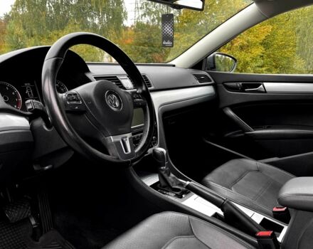 Серый Фольксваген Пассат, объемом двигателя 2.5 л и пробегом 195 тыс. км за 10700 $, фото 9 на Automoto.ua